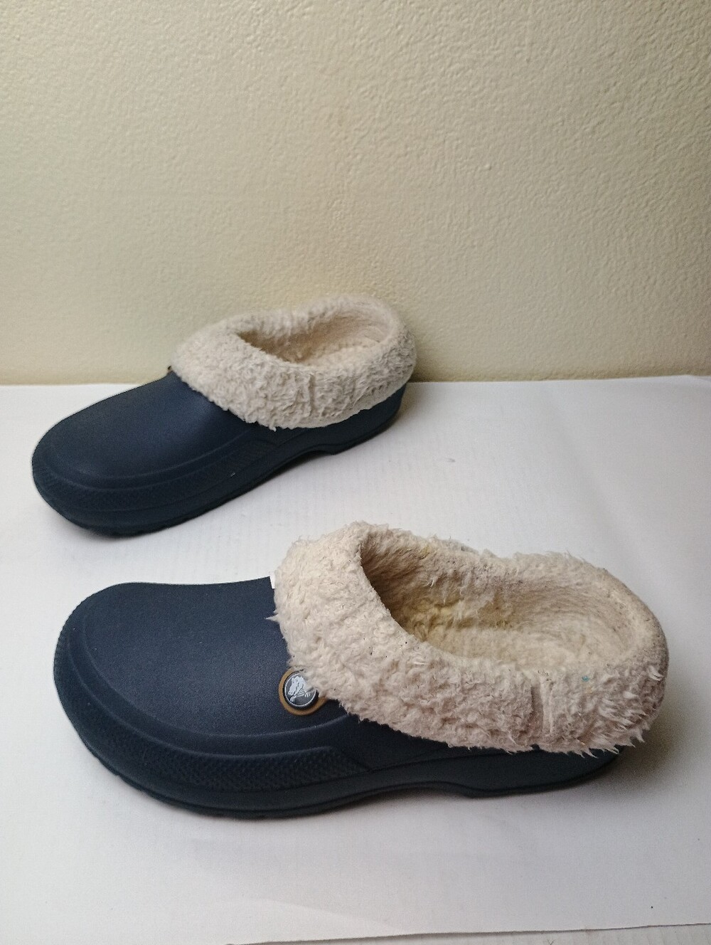 CROCS Classic Blitzen III W-11|M-9 Navy Slip-On Clog with Cream Sherpa Collar